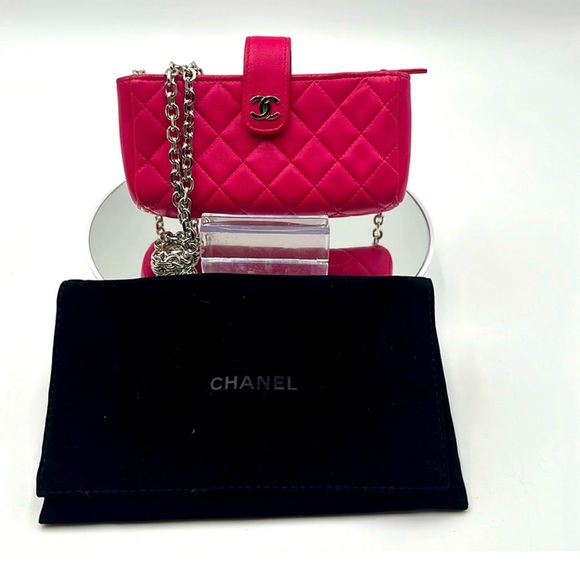CHANEL Lambskin Quilted Mini Clutch Fuchsia with chain and dustbag - Picture 1 of 9